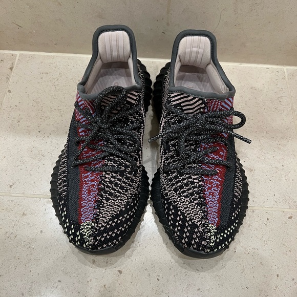 adidas Yeezy Boost 350 V2 - Picture 1 of 6